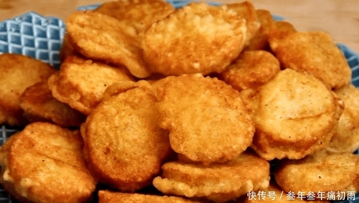  简单|三伏天，学会鸡胸肉此做法，简单一炸，外酥里嫩，一顿一盘不够吃