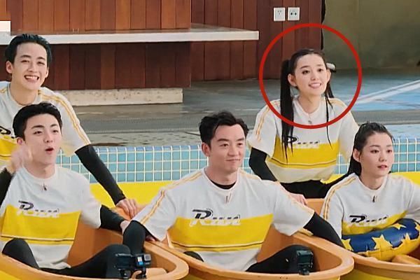 真实|跑男迎来最真实的女嘉宾,落水后脱妆成熊猫眼,没有补妆继续游戏