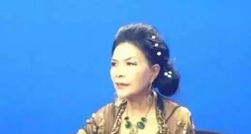 整容|62岁老奶奶花巨资整容10次,只为让自己变得像赵雅芝一样美