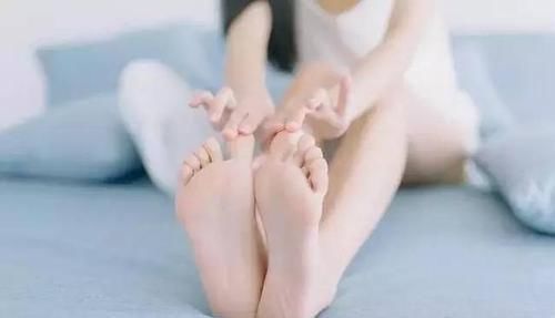 睡觉|睡觉脚冷是什么原因教你缓解脚部冰凉