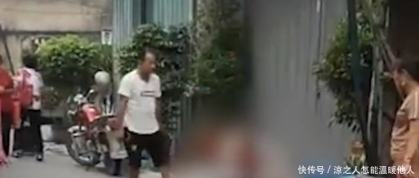 潮汕|冷漠！潮汕街头男子杀人后还不断挑衅，路人围观拍照却无一人阻止