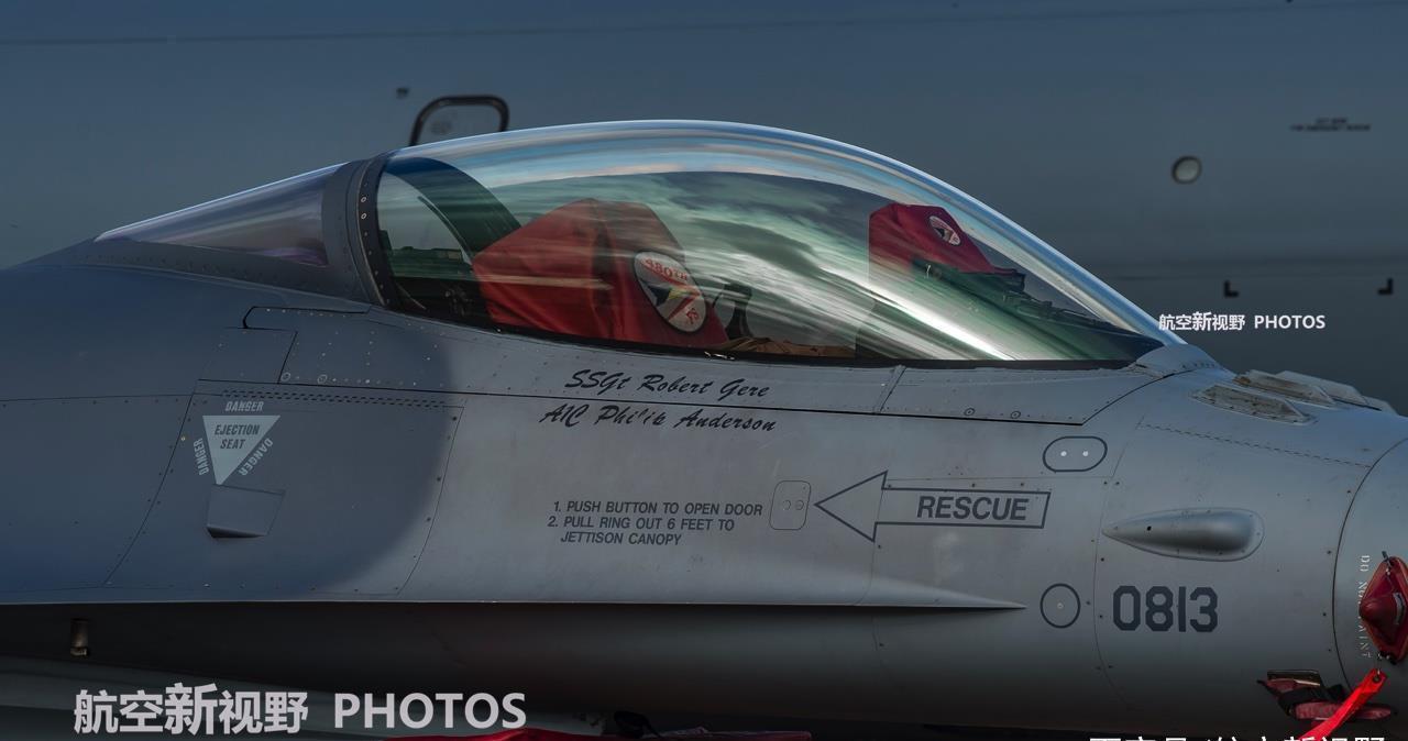 实拍|军迷深入国外基地实拍,美国空军F-16战斗机,服役多年不减当年