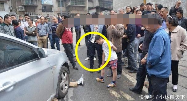  意外|私家车主遇到奇葩碰瓷招式，路人劝说无效，接下来的一幕让人意外