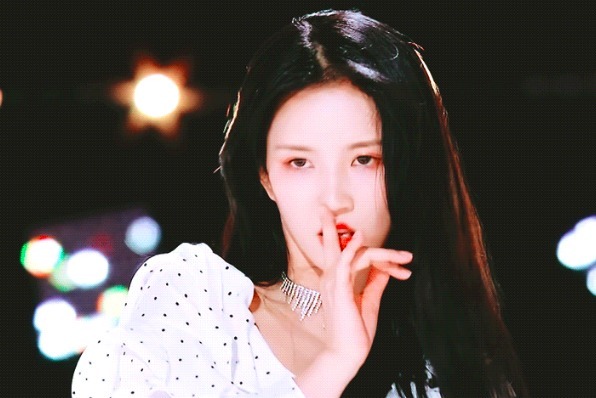 期节目中|《创造营》5位选手被评皇族,实力不济被力捧,就差把剧本扔观众