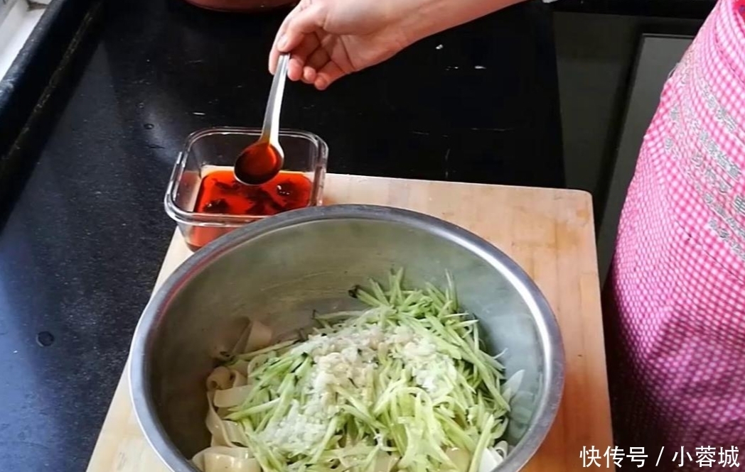 好吃|凉皮最简单快速的做法, 不和面, 不洗面, 爽滑筋道, 比买的还好吃