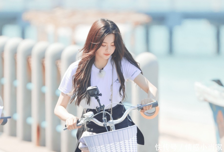 粉丝|孟美岐录制《跑男》,杨超越加入《中餐厅》,粉丝却只羡慕吴宣仪