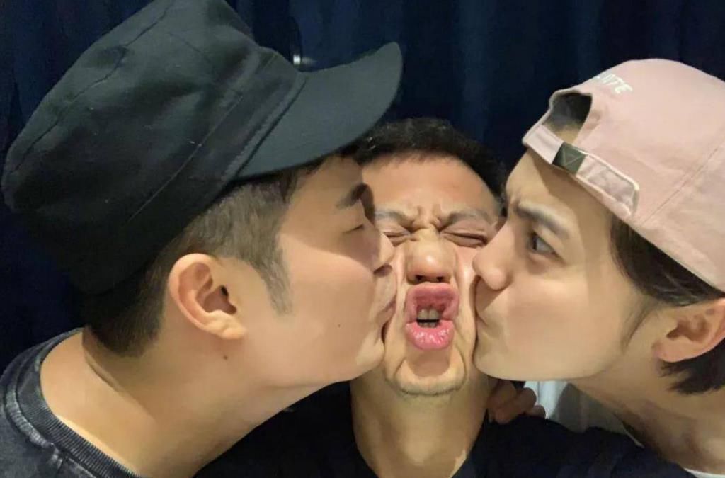 热巴|邓超想念跑男成员却漏说热巴,看到他补录的10个字这才是团魂