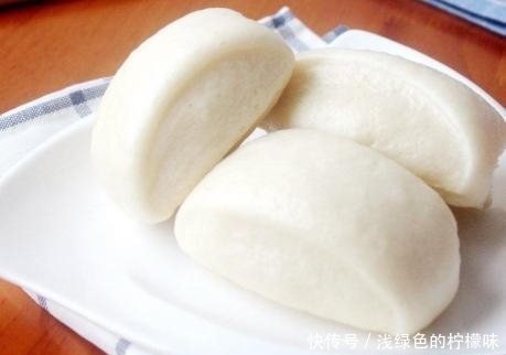 技巧|秋天蒸馒头,只放酵母是外行,学会1招技巧,出锅馒头又大又暄软
