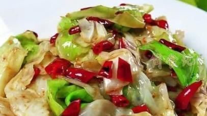 出水|炒包菜时,万万不要直接下锅多加这1步,包菜更翠绿,还不出水