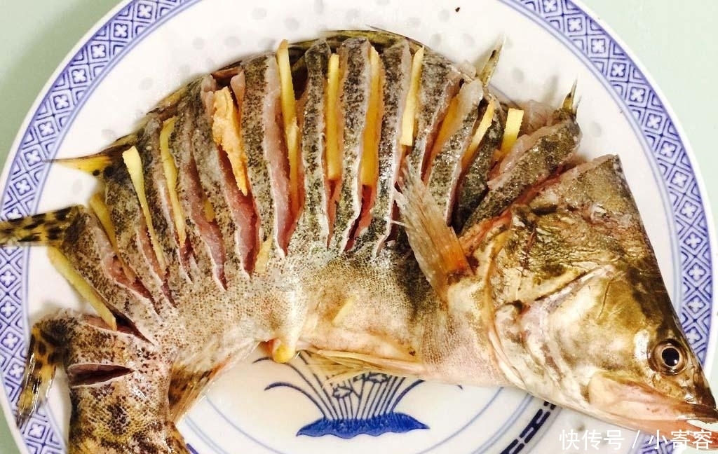 蒸鱼|鱼庄老板:不管蒸什么鱼,加一点“它”,鱼不仅没腥味,肉更鲜嫩