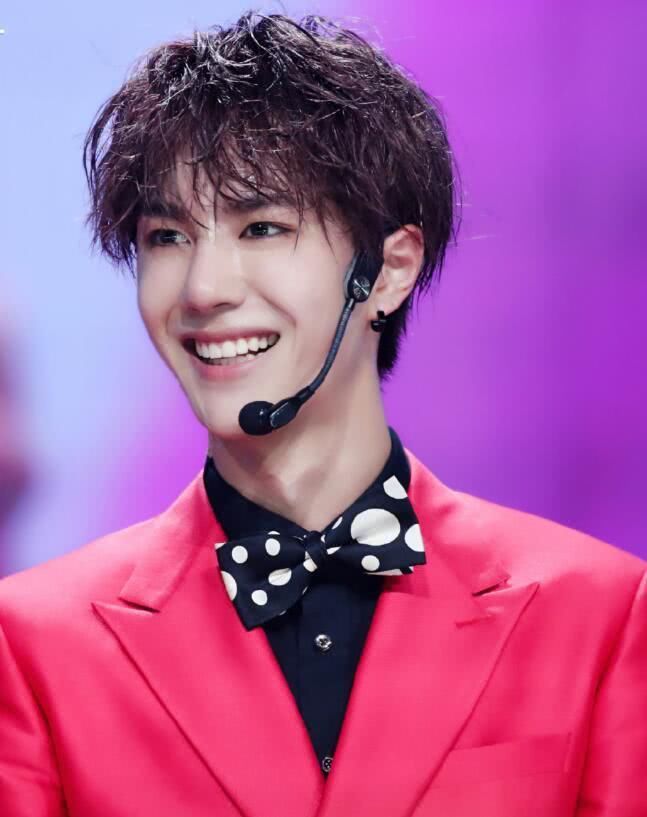  代言都|王一博弯道超车商务代言全靠抢看看官宣时间，真的不屑一顾