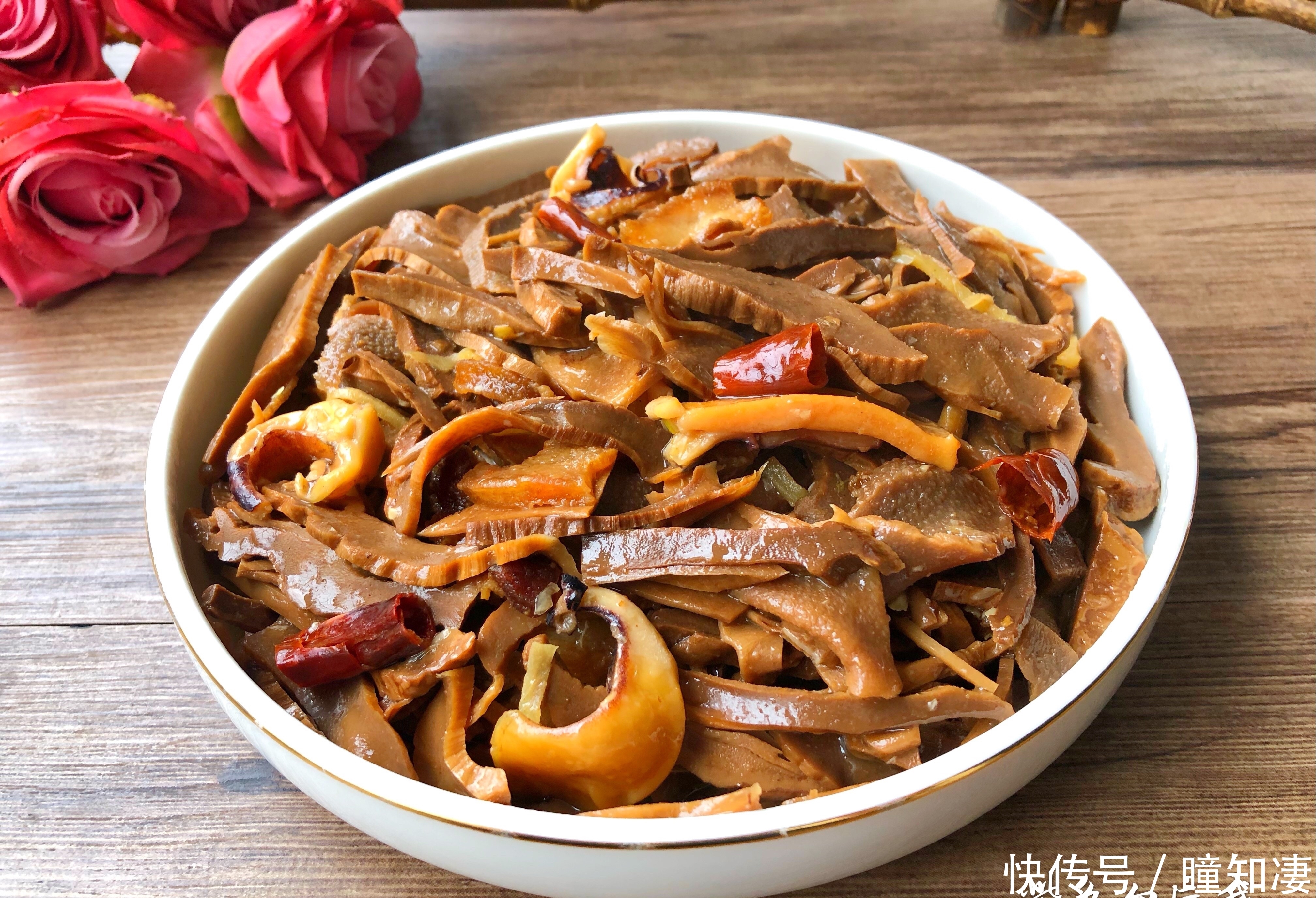 下饭|这食材,我每次遇到必买,一斤30元,简单一做,鲜香美味又下饭