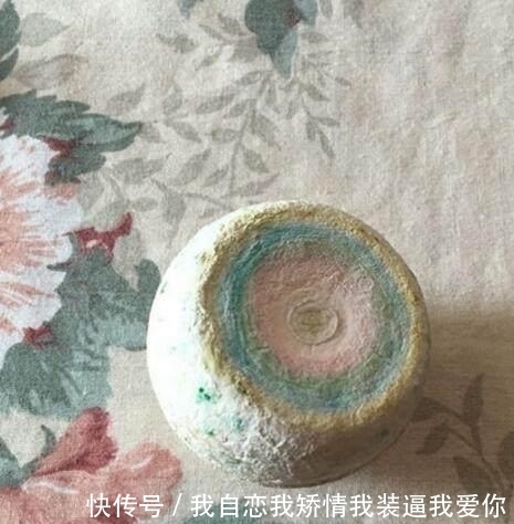 意外|女子在家中发现一个球形的糖果,却意外引出父母童年美好的回忆