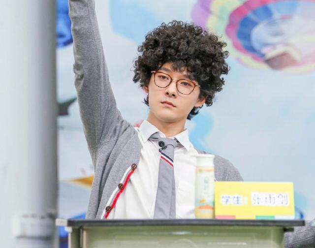 节目|虞书欣和张雨剑录制综艺,她将张雨剑怼到没话说,谁红谁有话语权