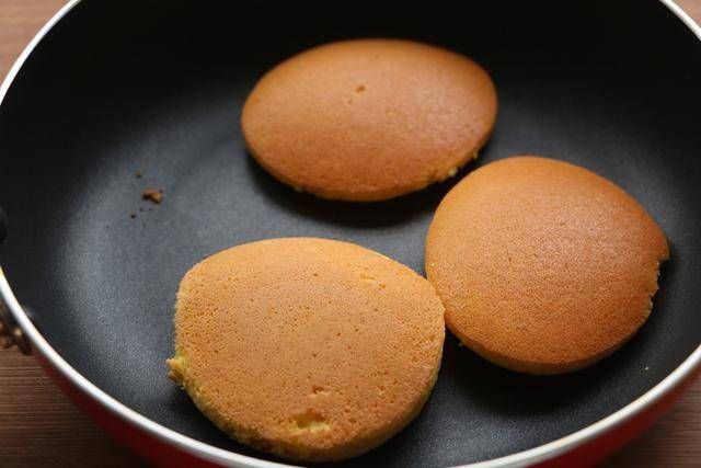 玉米面松饼|玉米面加5个鸡蛋,不加1滴油1滴水,又香又软,比发糕好吃10倍