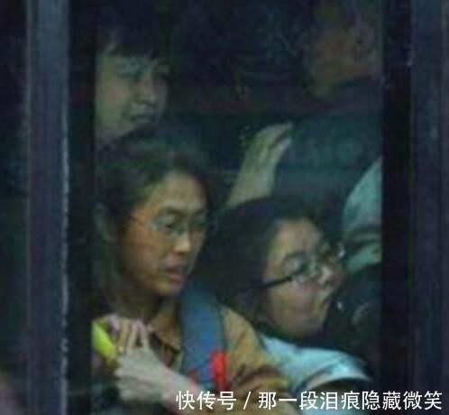 发生|盘点美女挤公交发生的那些尴尬事,在大城市生活的妹子真是不容易