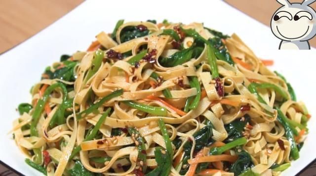 下酒|菠菜不做汤,简单方便,这样吃下酒比肉还香