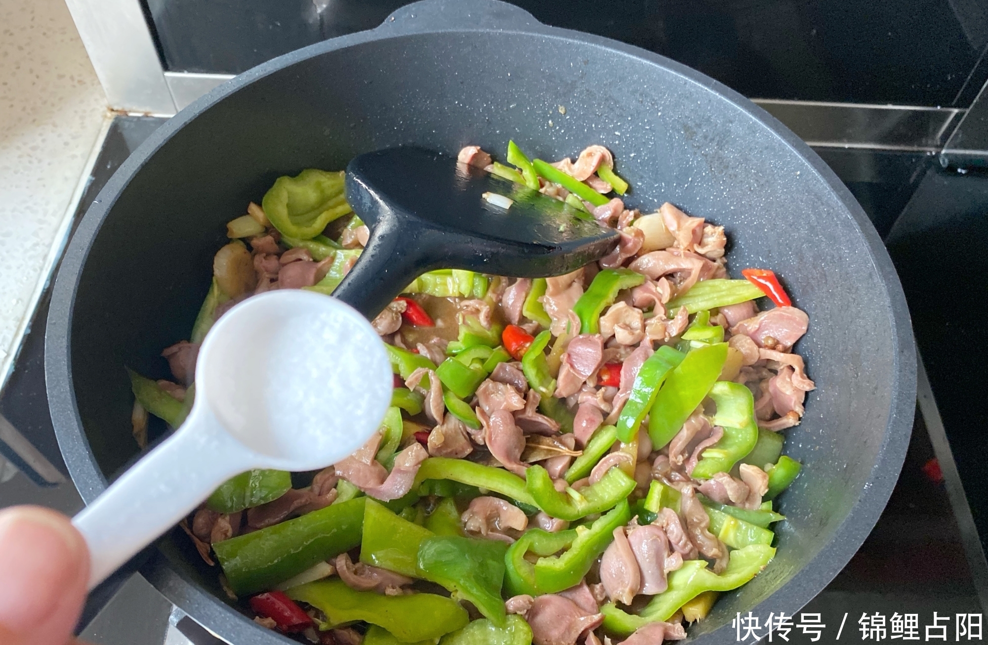 去腥|炒鸡胗不要直接焯水去腥,多加这一步,鸡胗又鲜又嫩又入味