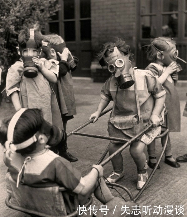 历史|历史上过目难忘的瞬间:搂着狮子开车的墨索里尼,图9希特勒兴奋的手舞足蹈