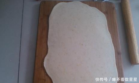 苏打饼干|想吃苏打饼干不用买,1碗面粉自己在家做,不加黄油,更营养健康!