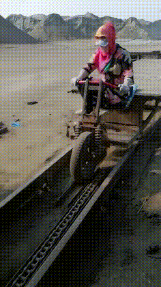 爸妈|搞笑GIF:爸妈才是真爱,我只是个小小的意外!