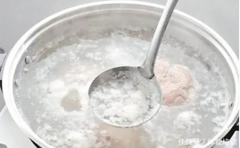 血水和杂质|炖肉时出现的浮沫,是精华还是脏东西多数人做错了,难怪不好吃