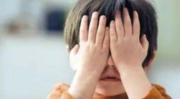 年前|他10年前高喊“我爸是李刚”，现已32岁，出狱后过得咋样？