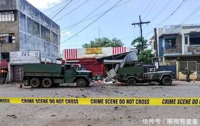 一向|一向强硬的杜特尔特,罕见当众下跪,但这一跪赢得所有人的尊敬