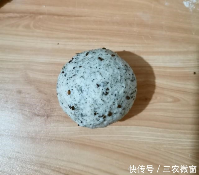 馒头|黑芝麻馒头,营养丰富,暄软可口