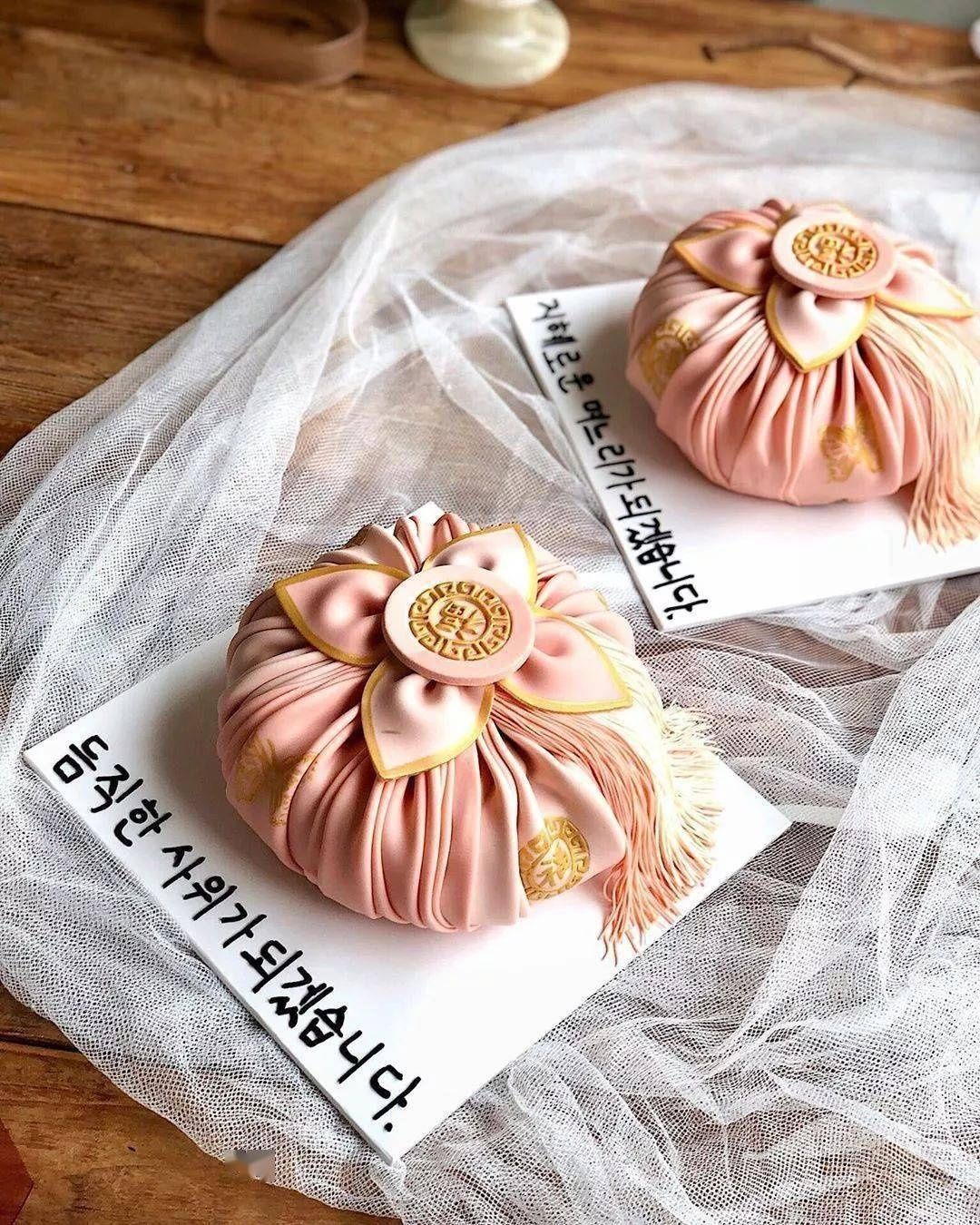 包袱蛋糕|脑洞太大韩国小姐姐晒神秘蛋糕,引百万粉丝每天催更太美了,每一张都让我流口水…