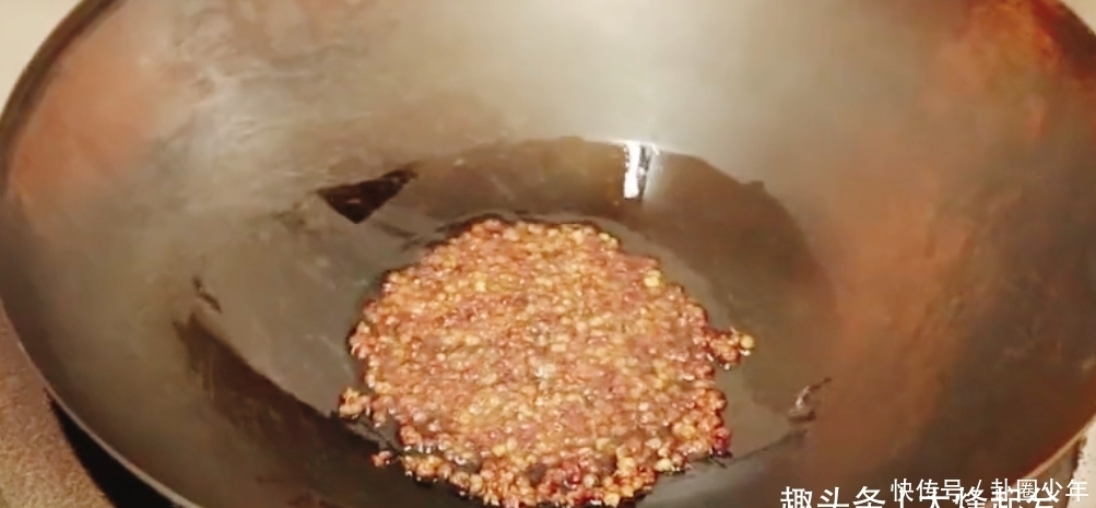 花椒颗粒|花椒油怎么做,才能又香又麻?教你一招,比例是关键