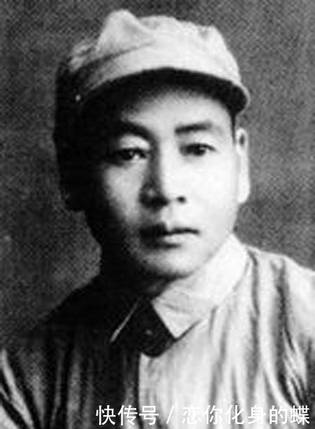 蓬头|这个蓬头污脸的红军排长，可以管营连长，相当于副团，行军可坐担架