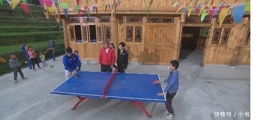艾特错|《极限挑战》官微再现重大失误引众愤, 张艺兴尴尬不已, 网友怒怼: 能不能长点心