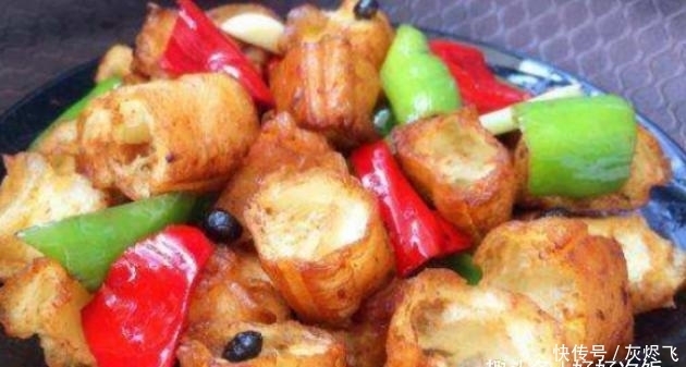 油条|简单家常菜：椒盐土豆条，糯米烧麦，双椒炒油条