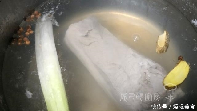 猪肉|为什么超市里的猪肉卖9块钱，菜市场的要15块？看完长知识了