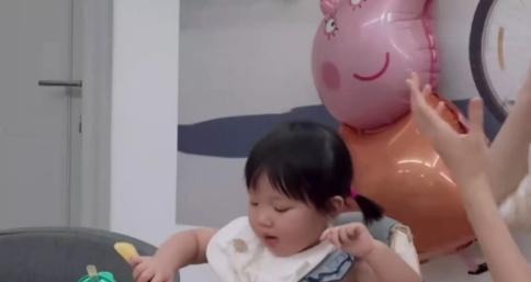 王祖蓝|王祖蓝女儿不吃饭,谁注意他的做法,真的有一套