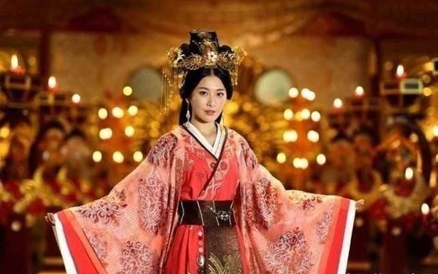 聪明|窦氏是李渊比武招亲迎娶的妻子,她很聪明,她为李渊生下四个儿子