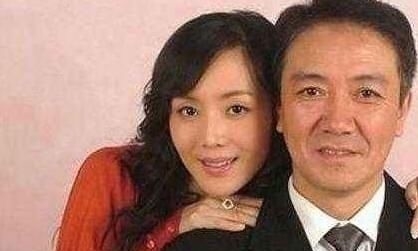 大众|抛弃24年的糟糠之妻,娶小13岁娇妻,李云龙竟被大众理解