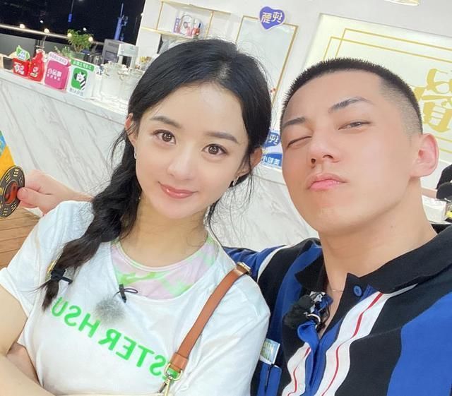 看着|《中餐厅》收官,赵丽颖素颜上镜,没想到看着比21岁杨超越还嫩