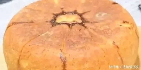 面粉|面包新做法:面粉中打4个鸡蛋,不和面不揉面,简单好做一看就会