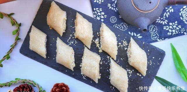 油条|早餐,别总吃包子油条,这点心也不错,软糯香甜,每一口都有惊喜