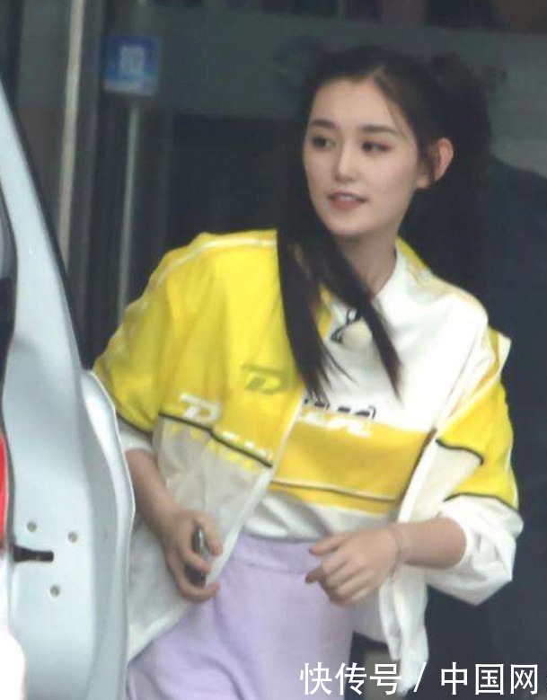  曝光|蒋依依录制跑男，失去精修的生图被曝光，是19岁最真实的样子