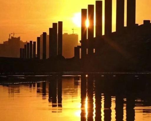 文艺古诗词:长江一帆远,落日五湖春!