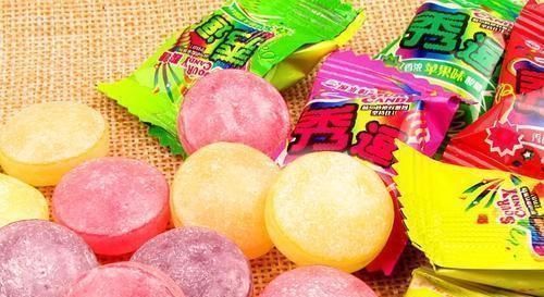 吃货|网评“酸到脸抽搐”的4种糖果,能全吃完的,定是吃货中的战斗机