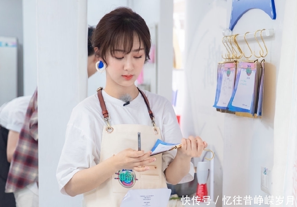 粉丝|《中餐厅4》晒候选名单秒删,肖战王一博千玺占前三,又在溜粉?