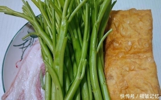  蔬菜|含钙最高的蔬菜不是菠菜，而是“它”夏天常吃，补充钙质营养足