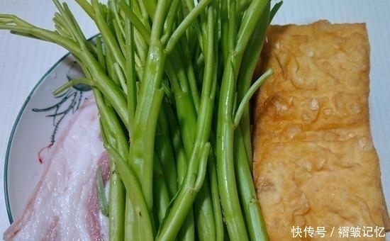 蔬菜|含钙最高的蔬菜不是菠菜,而是“它”夏天常吃,补充钙质营养足