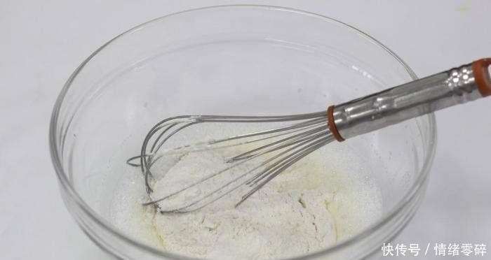 搅拌好|浮云卷:蛋糕可以在家里做,味道超嫩!