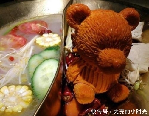食物|继海底捞后,这款“熊火锅”又火了,看到食物后,顾客不吃了
