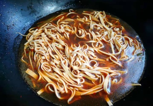 口感|这是豆腐皮最好吃的做法,口感软嫩,开胃下饭,营养不输大鱼大肉